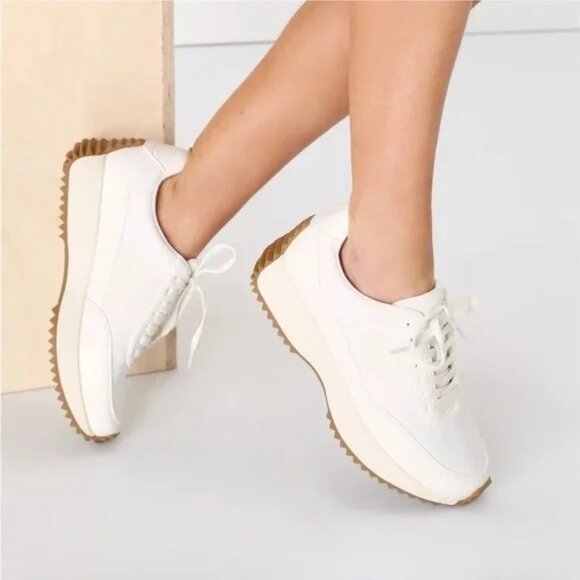 DV By Dolce Vita Bettie White Sneaker Lace-Up WMS US Size 8.5 - Picture 1 of 11